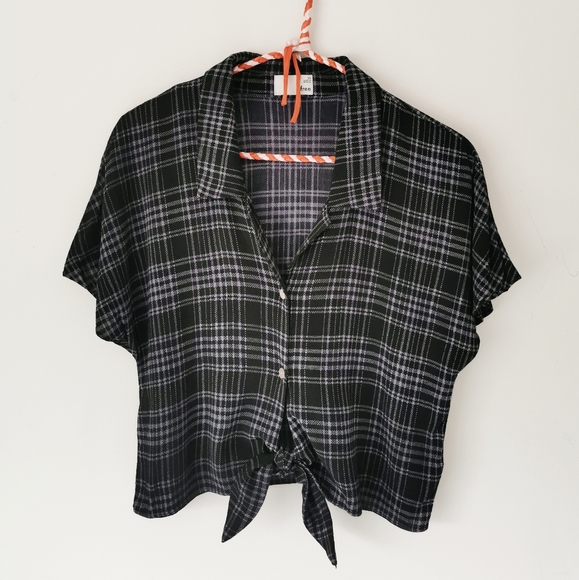 Aritzia Tops - Aritzia Wilfred Free Cropped Tie-front Blouse